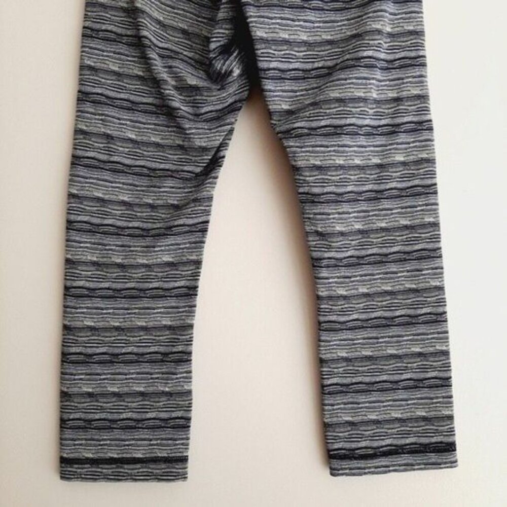 LULULEMON Athletic Crop Leggings Blue & White Sz 8 Flawed - Picture 8 of 11